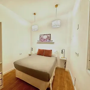 apartamento-en-el-corazon-de-santa-cruz.adeje-hotels.com/